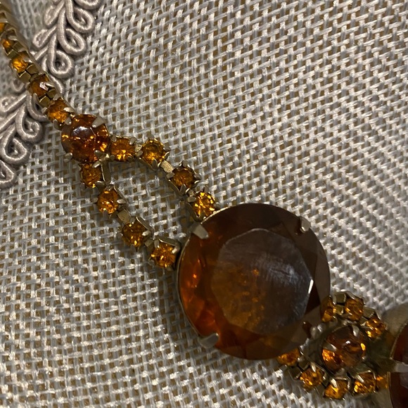 Vintage Rhinestone Necklace - Picture 4 of 9